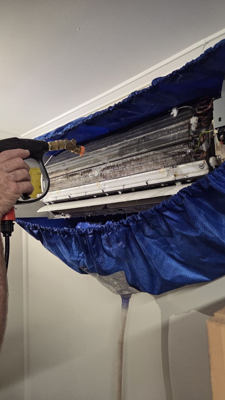 Fitting a new split system indoor unit